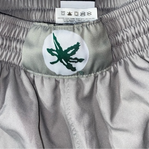 Nike Men’s Athletics Ohio State Buckeyes Basketball training Shorts grey red S - Picture 3 of 10